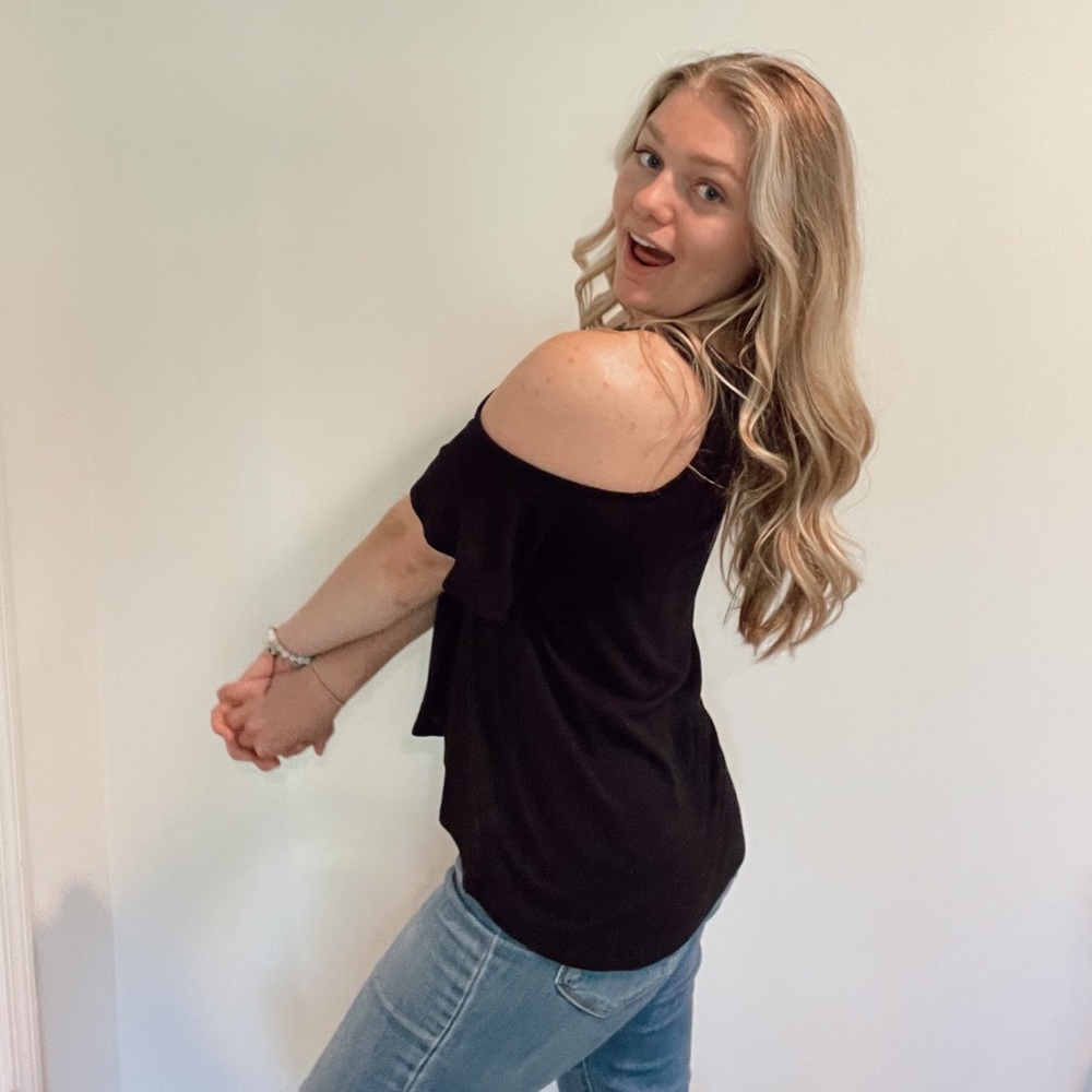 Cold Shoulder Top - Picture 2 of 4